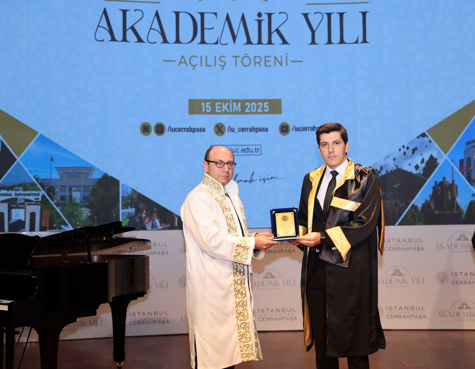 “Rektör Prof. Dr. Nuri Aydın Tarafından Bağışçılarımıza Plaket Takdimi”
