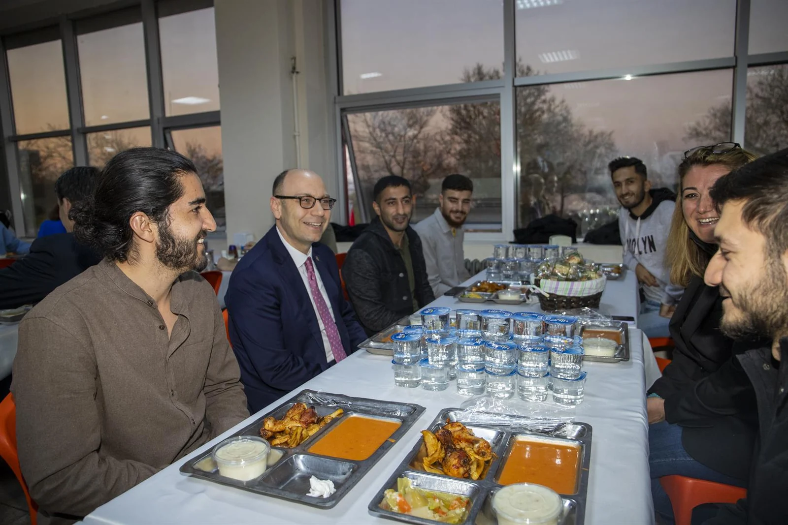 Vakfımız Tarafından İstanbul Üniversitesi-Cerrahpaşa Yemekhanelerinde İftar Programı Düzenlendi