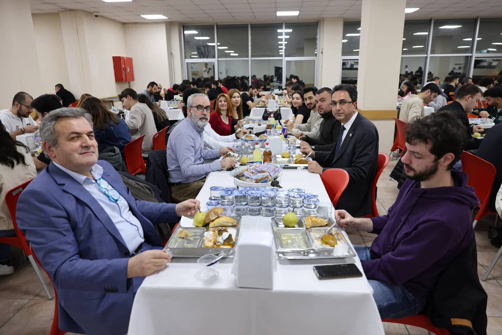 Vakfımız Tarafından İstanbul Üniversitesi-Cerrahpaşa Yemekhanelerinde İftar Programı Düzenlendi