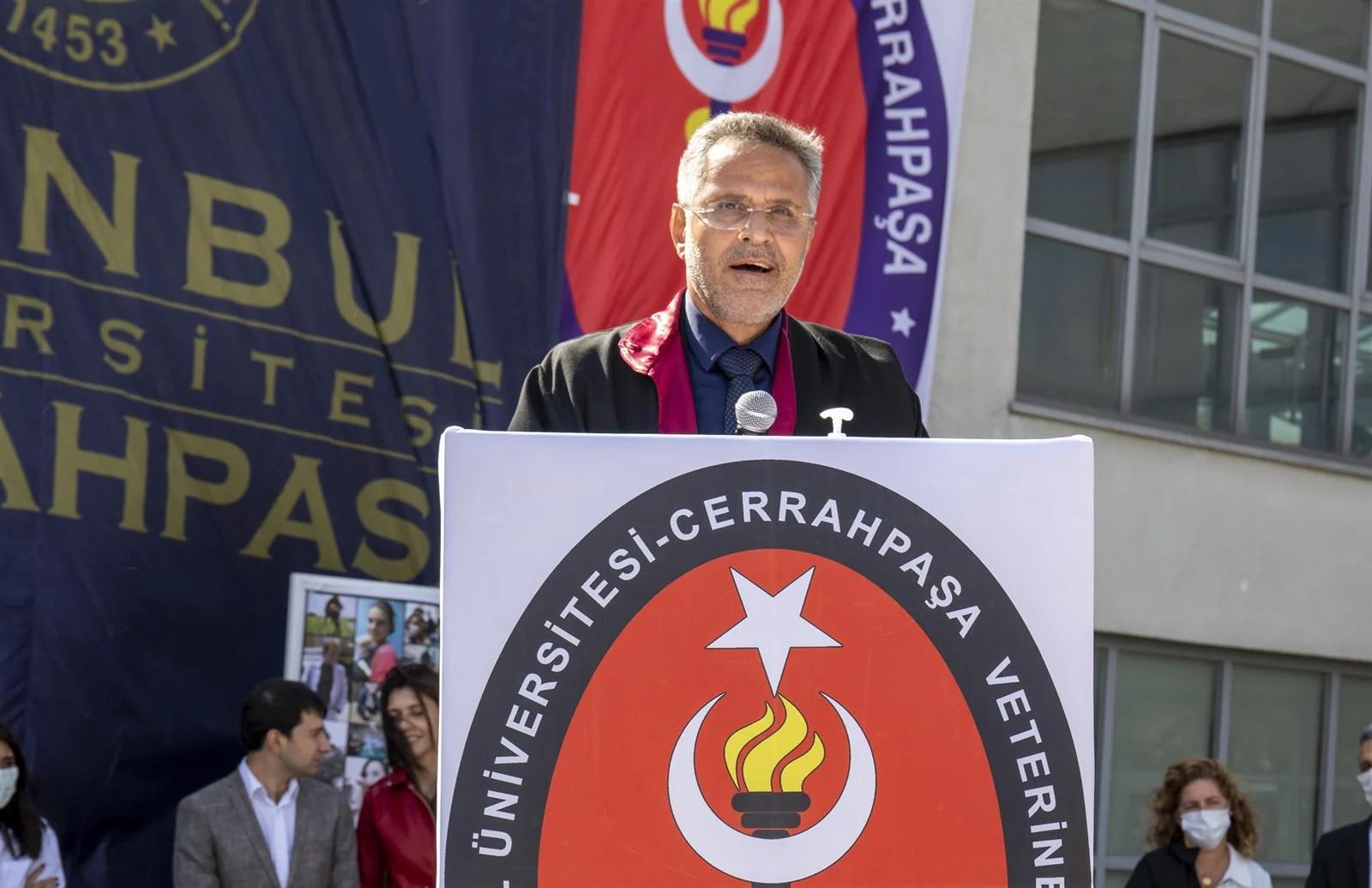 Veteriner Fakültesi 2020-2021 Öğretim Yılı Mezuniyet Töreni Coşku İçerisinde Gerçekleştirildi