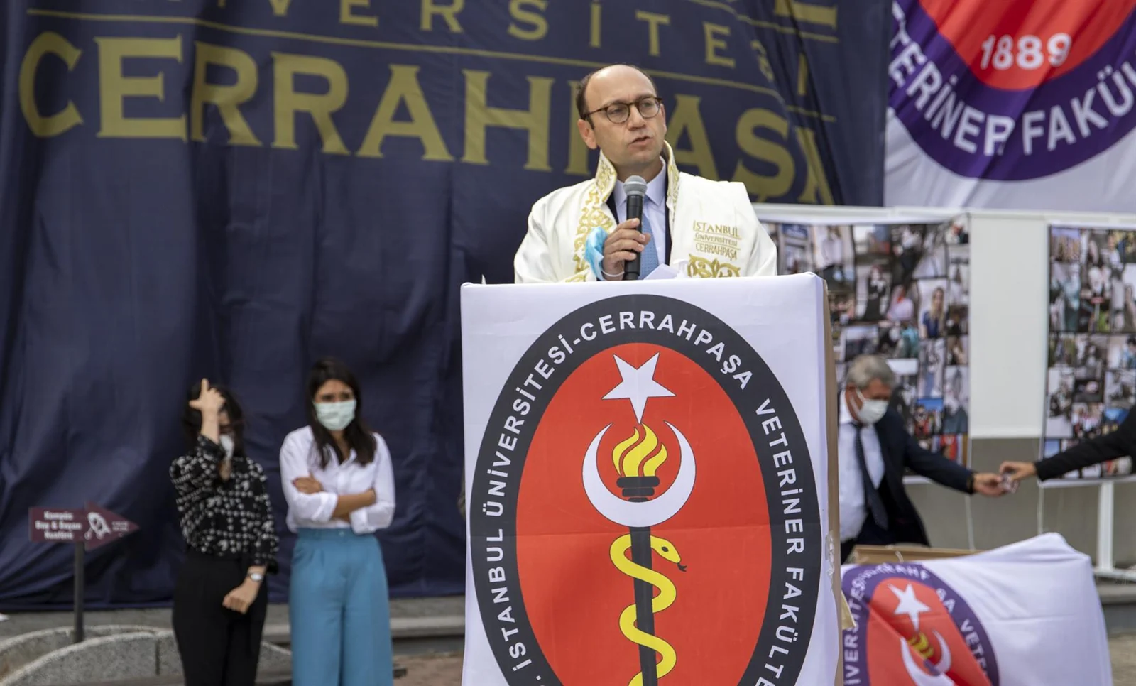 Veteriner Fakültesi 2020-2021 Öğretim Yılı Mezuniyet Töreni Coşku İçerisinde Gerçekleştirildi